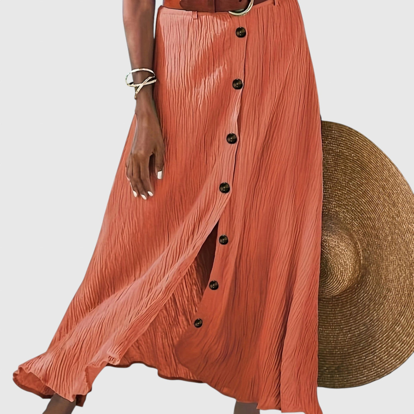 Полупрозрачна миди пола с разрез