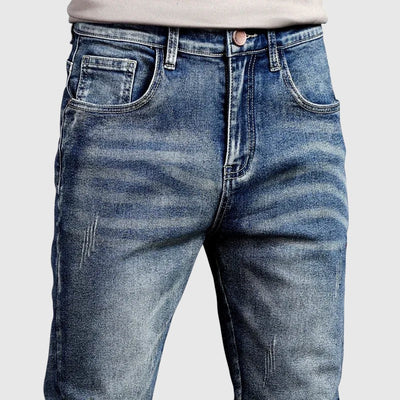 Дънки с тесен крачол