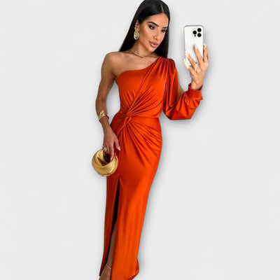 Джули - Елегантна рокля с изисканост