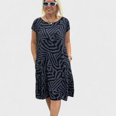 Нелия - Летни Рокли с Кръгло Деколте