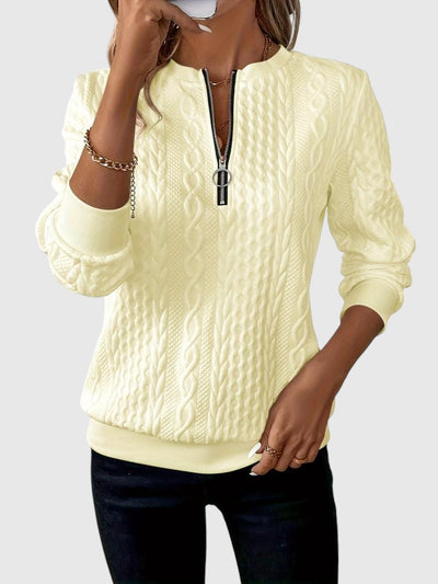 Amalie - Плетен пуловер с оплетен дизайн на цип