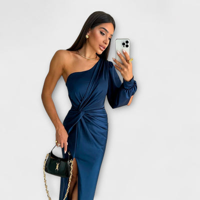 Джули - Елегантна рокля с изисканост