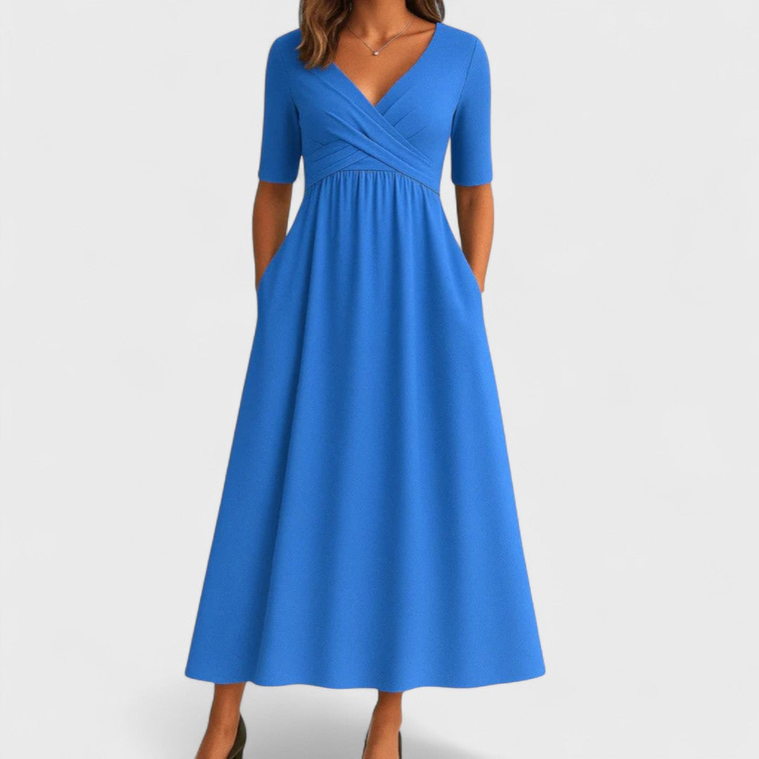 Леона - Елегантна Рокля със Специално Деколте