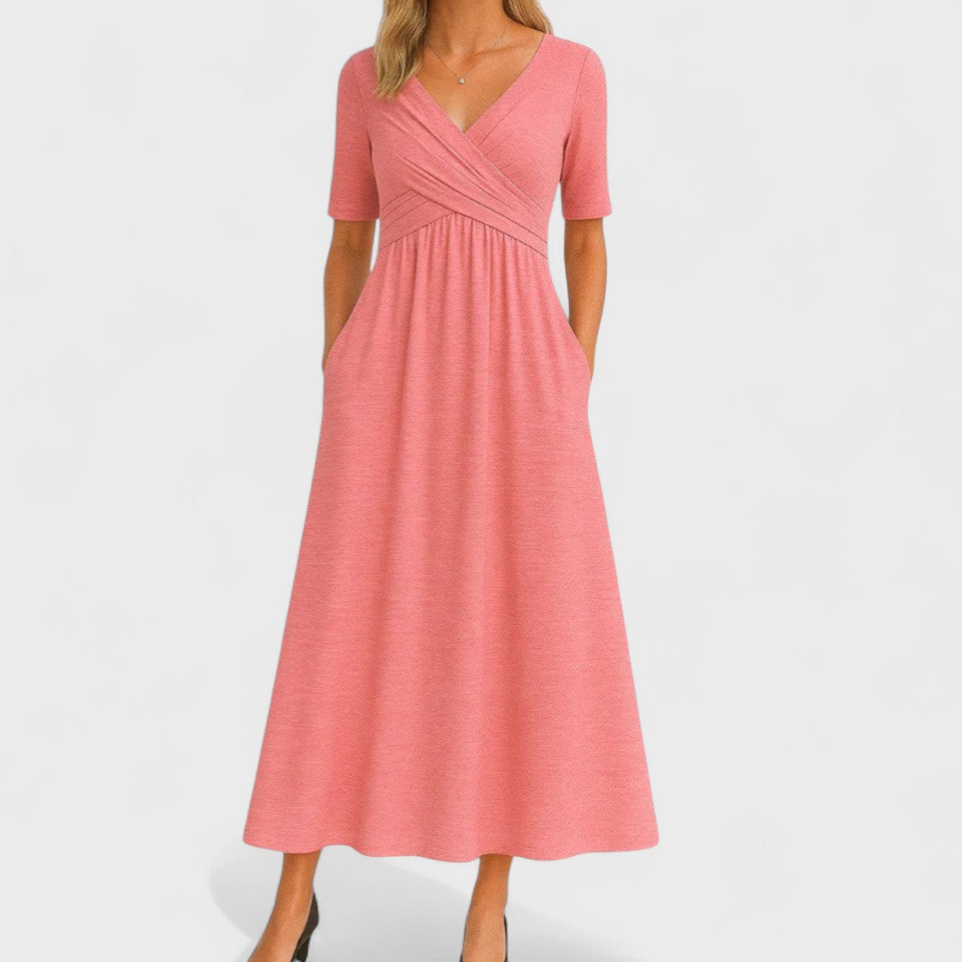 Леона - Елегантна Рокля със Специално Деколте