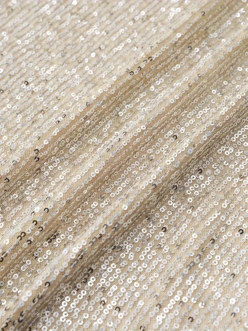 Плътни рокли с пайети и контраст 