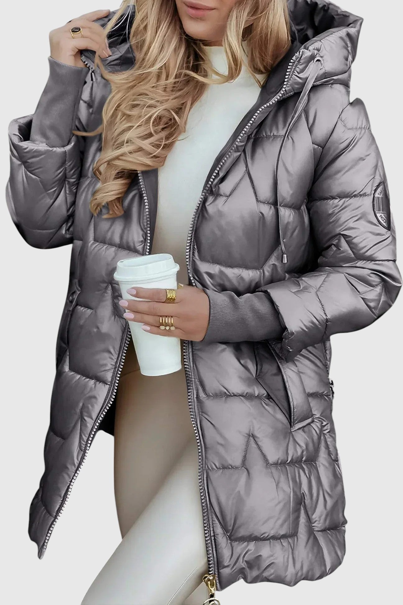 Нолвен – Елегантно дамско палто с качулка