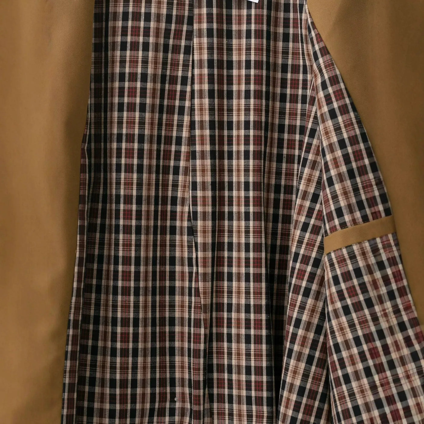 Ивета – Свободен крой, класическа душа