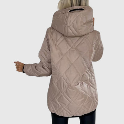 Дейн - Качулка с Пухкава и Елегантен Дизайн